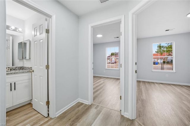 1 Holly Hill CT, Portsmouth, VA 23702