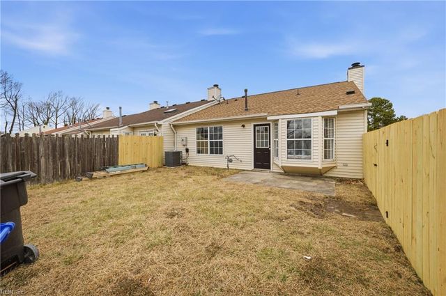 1 Holly Hill CT, Portsmouth, VA 23702