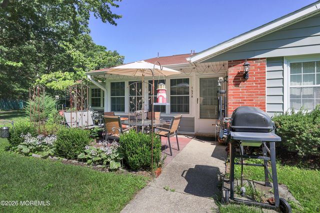 457A Portsmouth Drive, Lakewood, NJ 08701