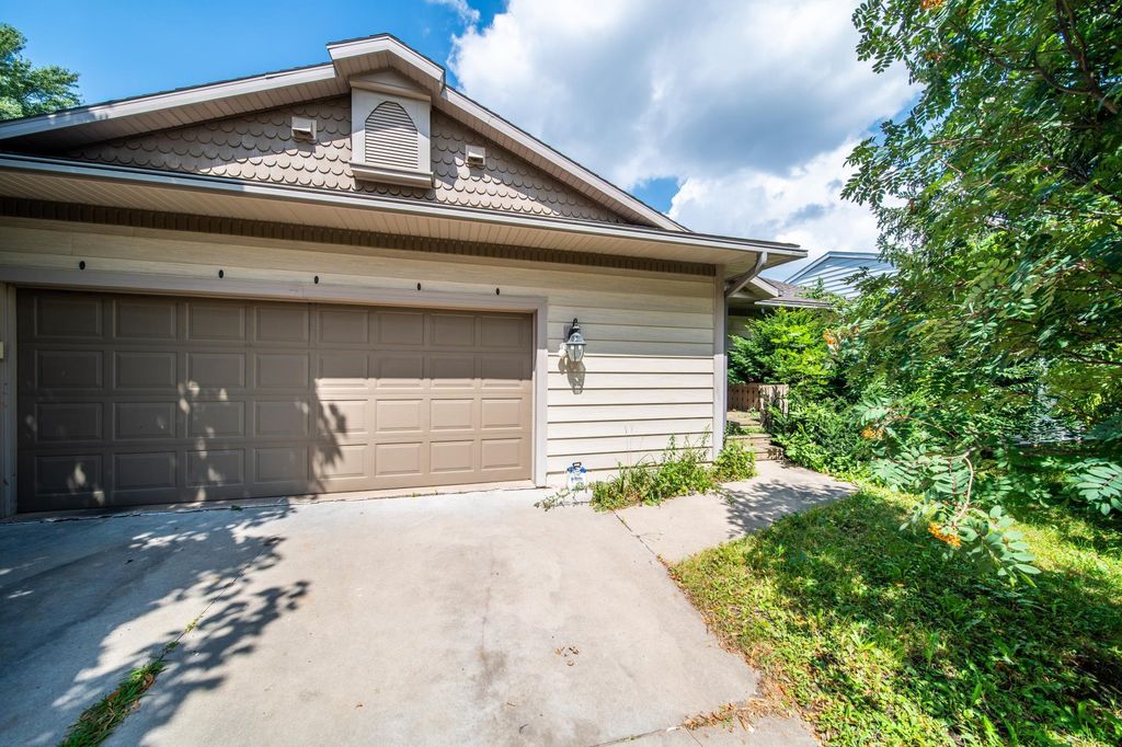 1005 21st Street SE, Rochester, MN 55904