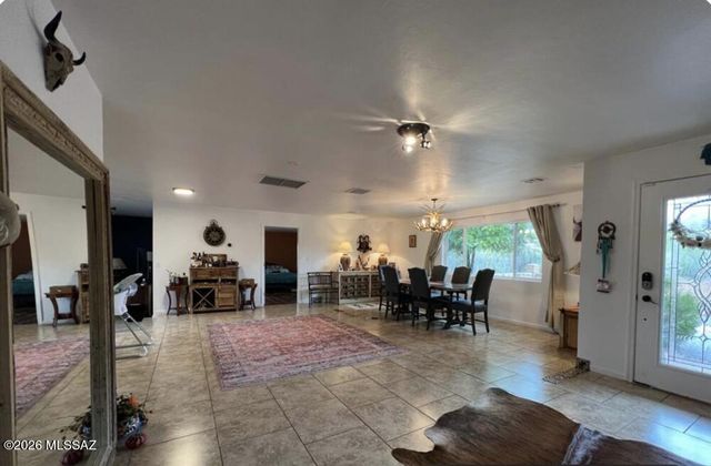 4431 N Swan Road, Tucson, AZ 85718