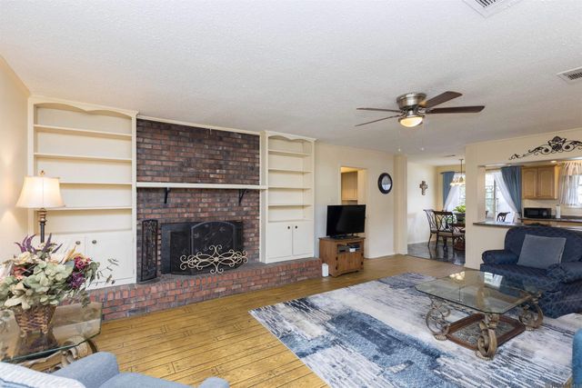 705 Dawes Dr, Denham Springs, LA 70726