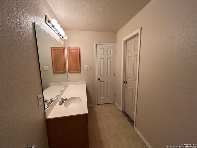 424 Copper Hill, New Braunfels, TX 78130