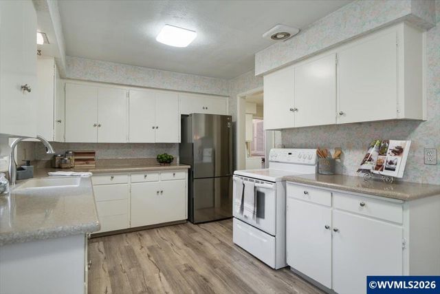 854 Madrona Av SE, Salem, OR 97302