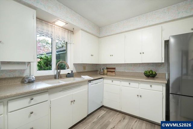 854 Madrona Av SE, Salem, OR 97302