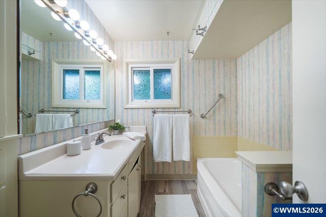 854 Madrona Av SE, Salem, OR 97302