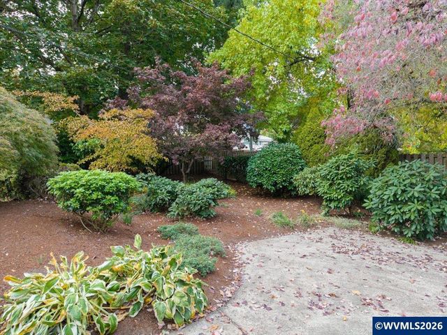 854 Madrona Av SE, Salem, OR 97302