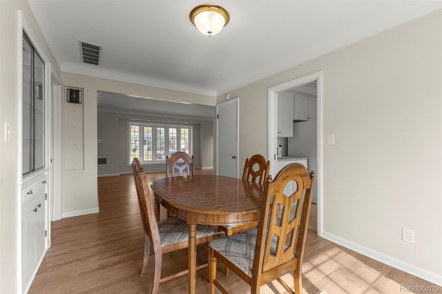 2291 Glenwood Street, Trenton, MI 48183