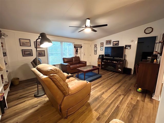 20213 Leisureland Road, Mabank, TX 75156