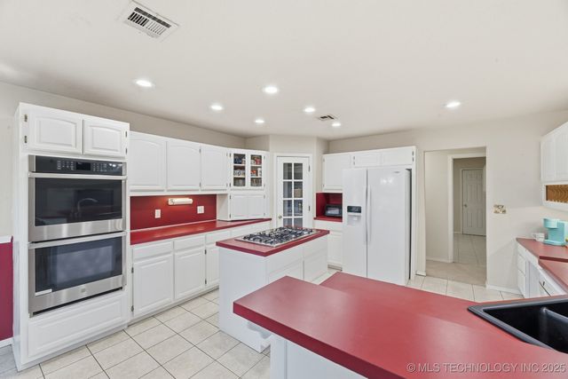 14022 N 150th East Avenue, Collinsville, OK 74021