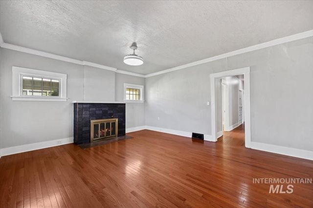 230 7th Ave N, Twin Falls, ID 83301