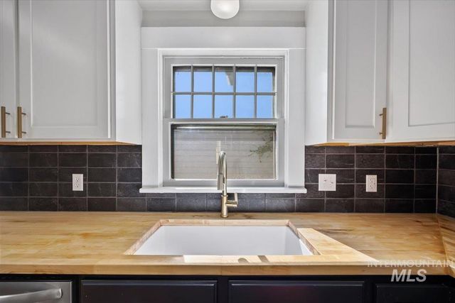 230 7th Ave N, Twin Falls, ID 83301