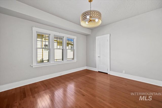 230 7th Ave N, Twin Falls, ID 83301