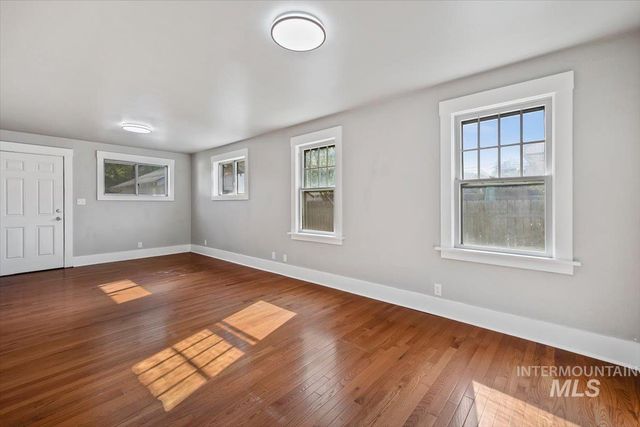 230 7th Ave N, Twin Falls, ID 83301