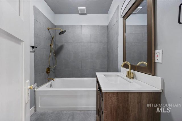 230 7th Ave N, Twin Falls, ID 83301