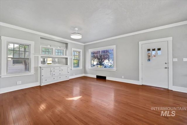 230 7th Ave N, Twin Falls, ID 83301