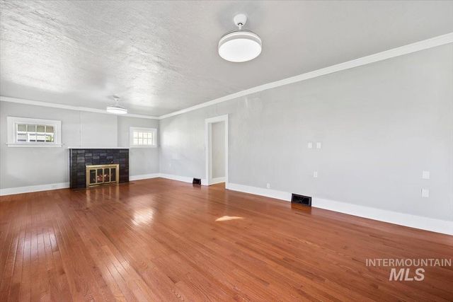 230 7th Ave N, Twin Falls, ID 83301