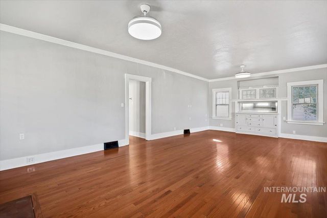 230 7th Ave N, Twin Falls, ID 83301