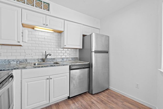 1840 Burton DR 208, Austin, TX 78741