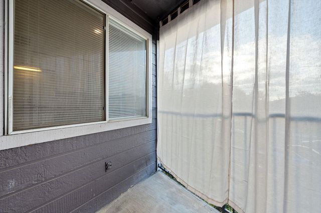 1840 Burton DR 208, Austin, TX 78741