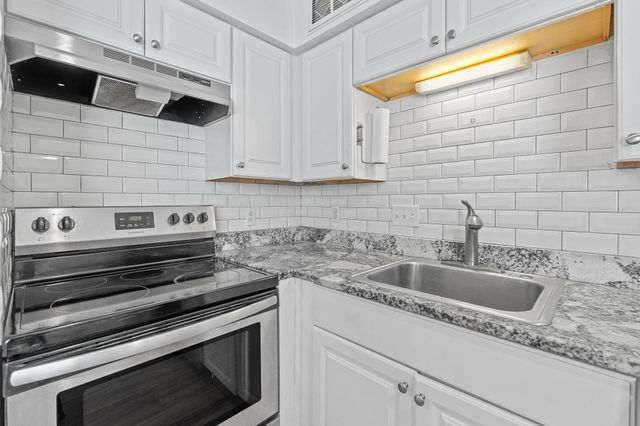 1840 Burton DR 208, Austin, TX 78741