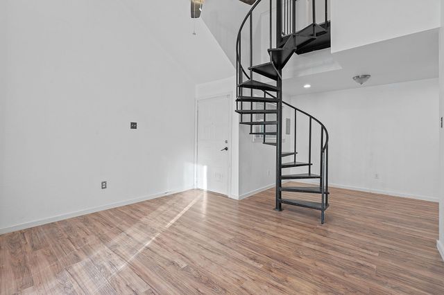 1840 Burton DR 208, Austin, TX 78741