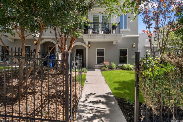 215 E MULBERRY AVE, San Antonio, TX 78212