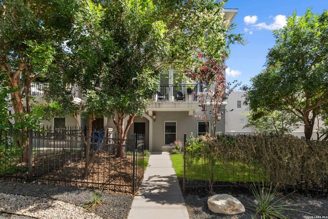 215 E MULBERRY AVE, San Antonio, TX 78212