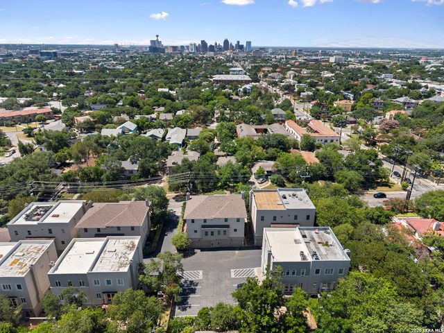 215 E MULBERRY AVE, San Antonio, TX 78212