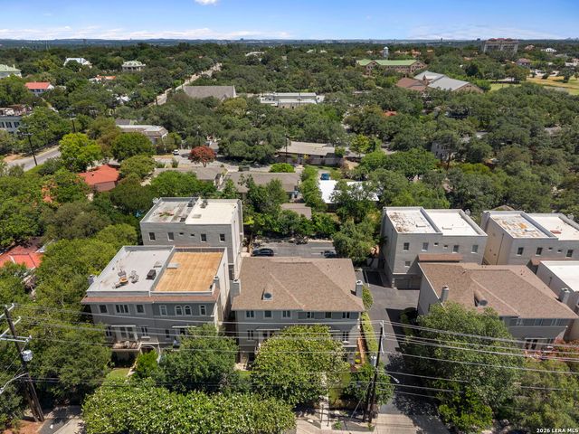 215 E MULBERRY AVE, San Antonio, TX 78212