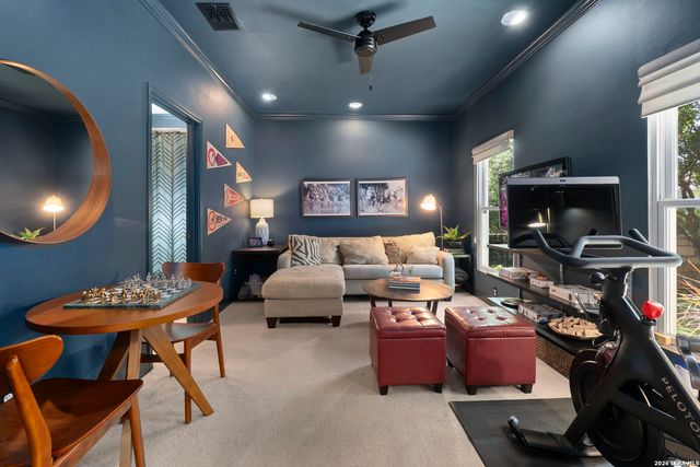 215 E MULBERRY AVE, San Antonio, TX 78212