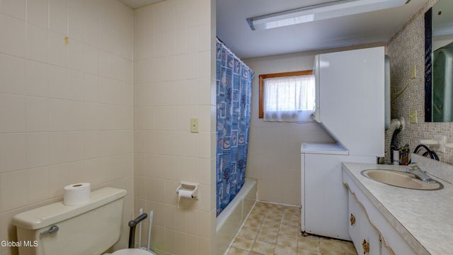 111 Pike Street, Broadalbin, NY 12025
