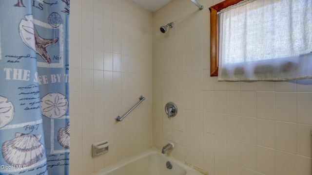 111 Pike Street, Broadalbin, NY 12025