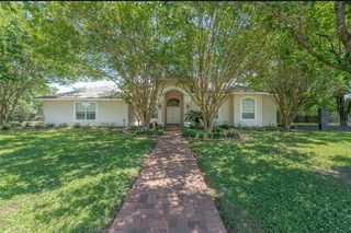 6724 TENNYSON OAKS Lane, Alexandria, LA 71301