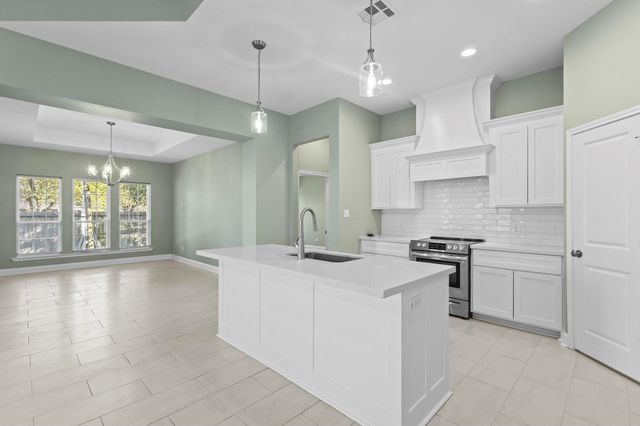 790 Bridgeview, Bridge City, TX 77611