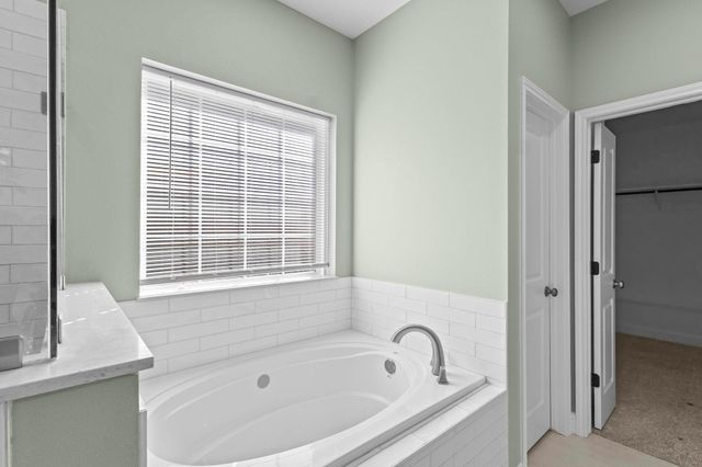 790 Bridgeview, Bridge City, TX 77611