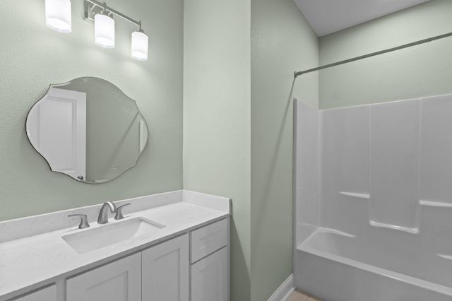 790 Bridgeview, Bridge City, TX 77611