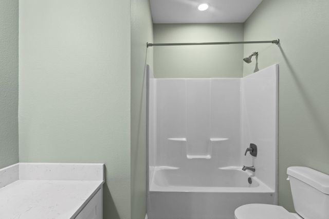 790 Bridgeview, Bridge City, TX 77611