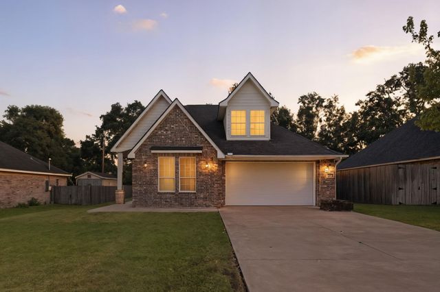 790 Bridgeview, Bridge City, TX 77611