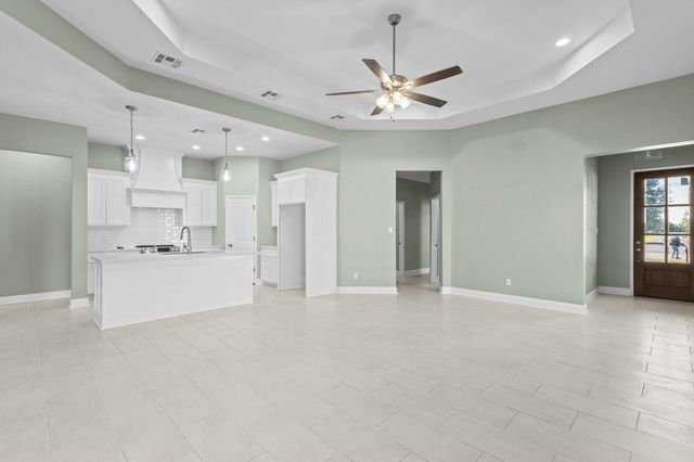 790 Bridgeview, Bridge City, TX 77611