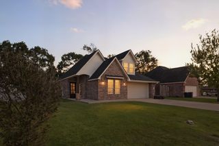 790 Bridgeview, Bridge City, TX 77611