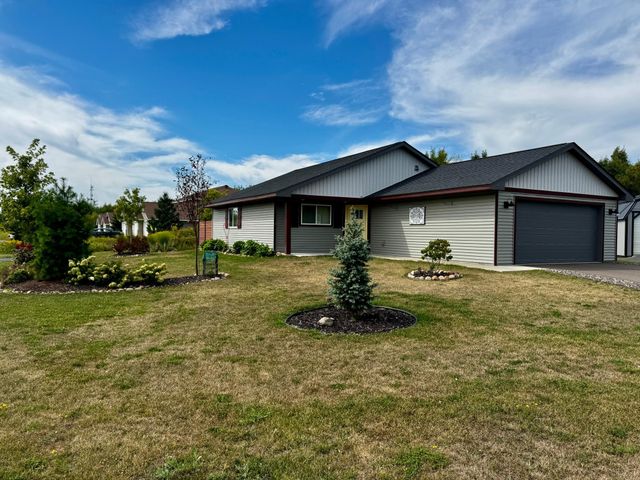 1302 Greentree Drive, Saint Croix Falls, WI 54024