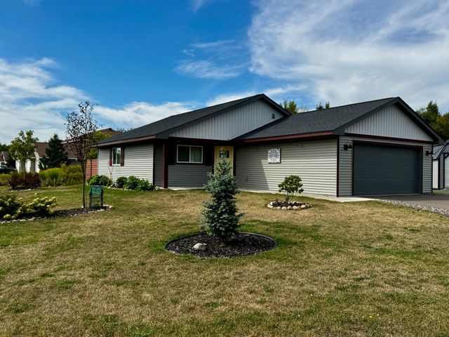 1302 Greentree Drive, Saint Croix Falls, WI 54024