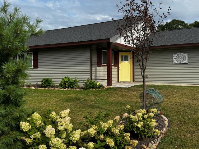 1302 Greentree Drive, Saint Croix Falls, WI 54024