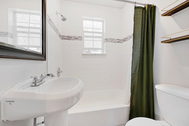 207 Wafer Street, Pasadena, TX 77506