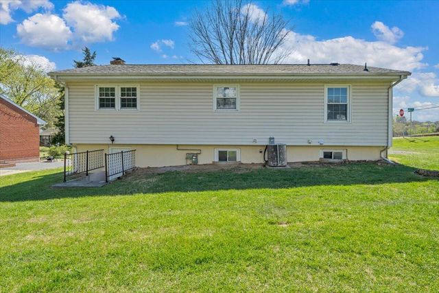 5523 Taney DR, Roanoke, VA 24019