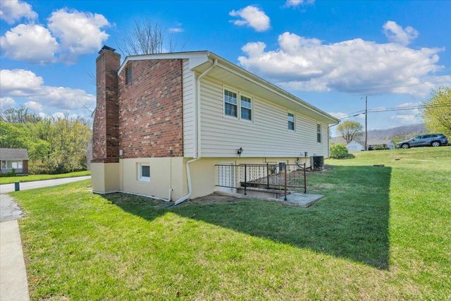 5523 Taney DR, Roanoke, VA 24019