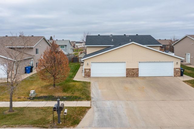 4758 Townsite Place S, Fargo, ND 58104