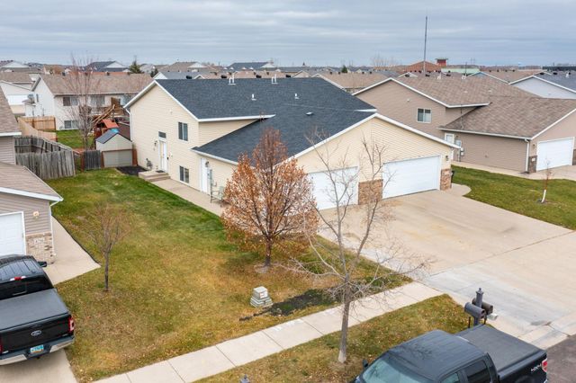 4758 Townsite Place S, Fargo, ND 58104