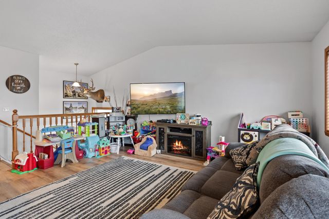 4758 Townsite Place S, Fargo, ND 58104